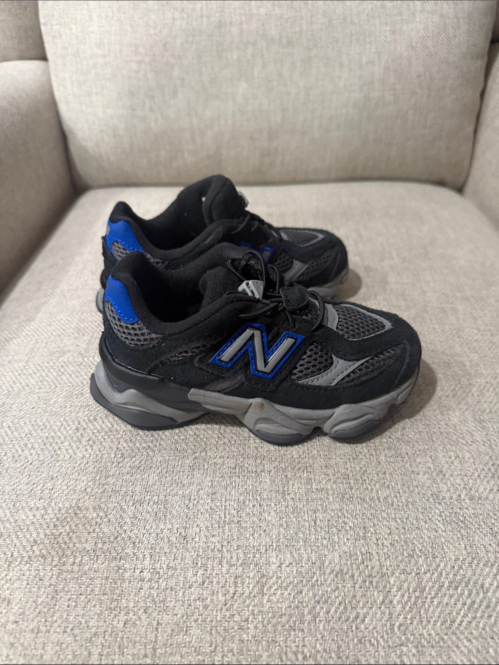 Kids Black & Gray Athletic Sneakers with Blue Accents USED